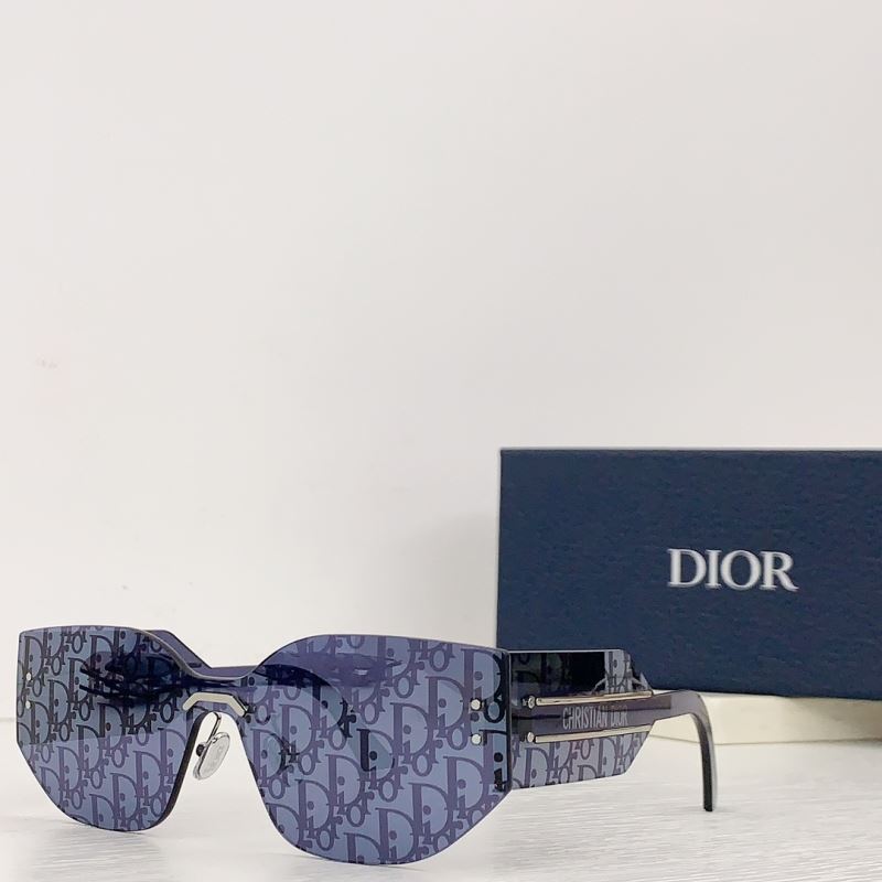 CHRISTIAN DIOR